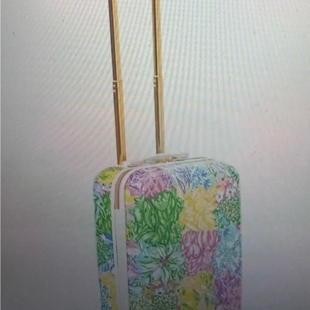 Lilly Pulitzer, new with tags, Bright delight, patch, rolling hard suitcase - Picture 3 of 5